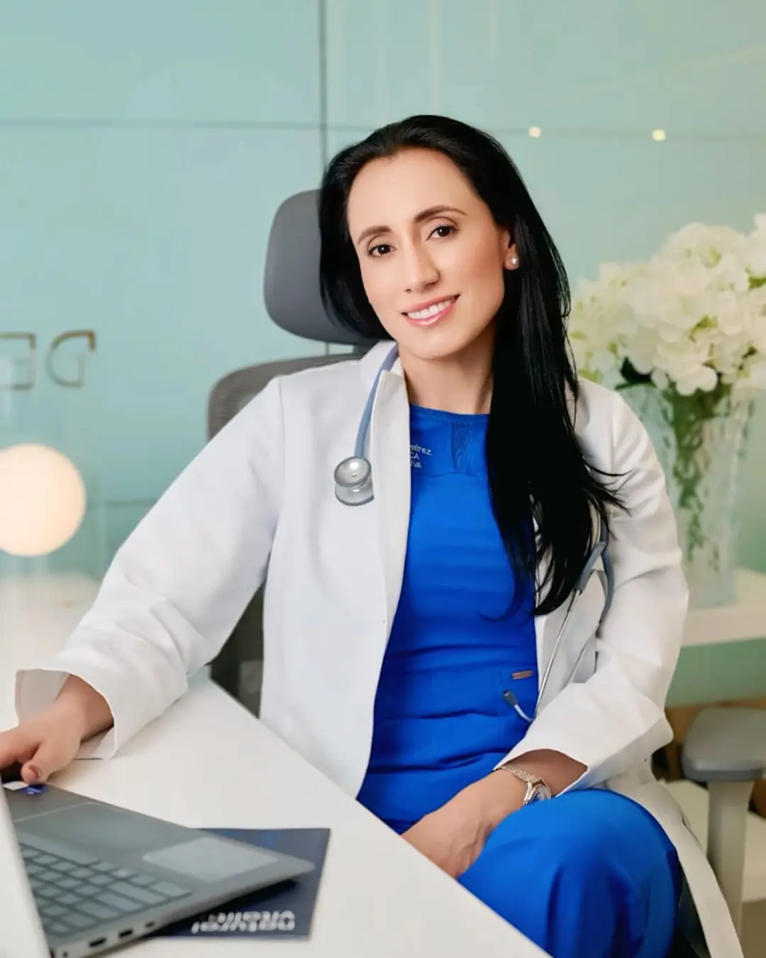 Dra-Vanessa Ramirez consulta